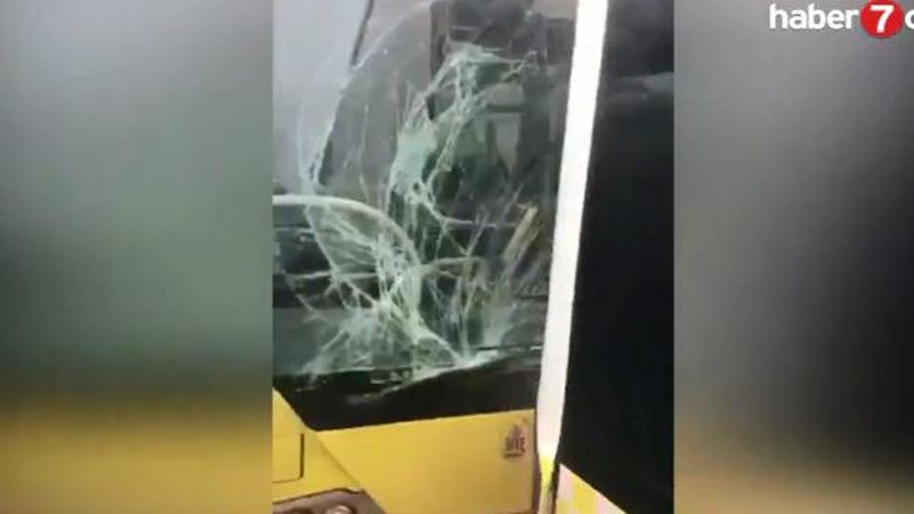 Üsküdar'da metrobüs kazası: Yaralılar var