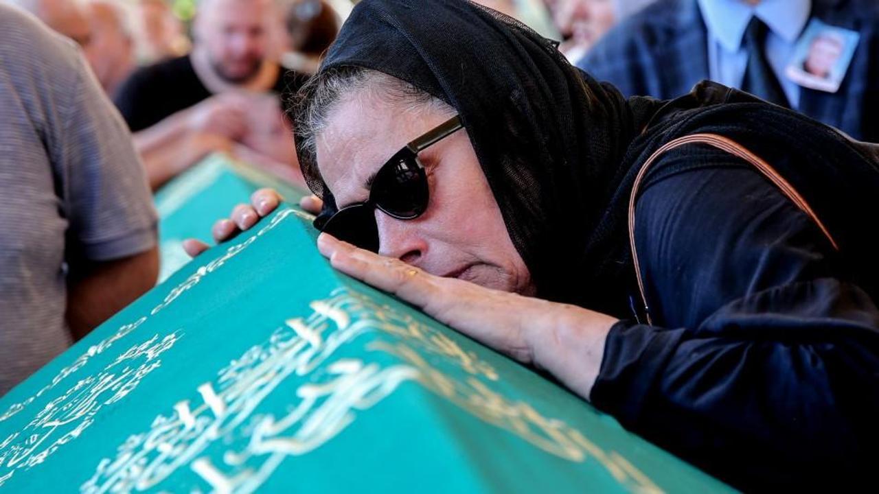 Usta oyuncu Yalçın Gülhan gözyaşlarıyla uğurlandı