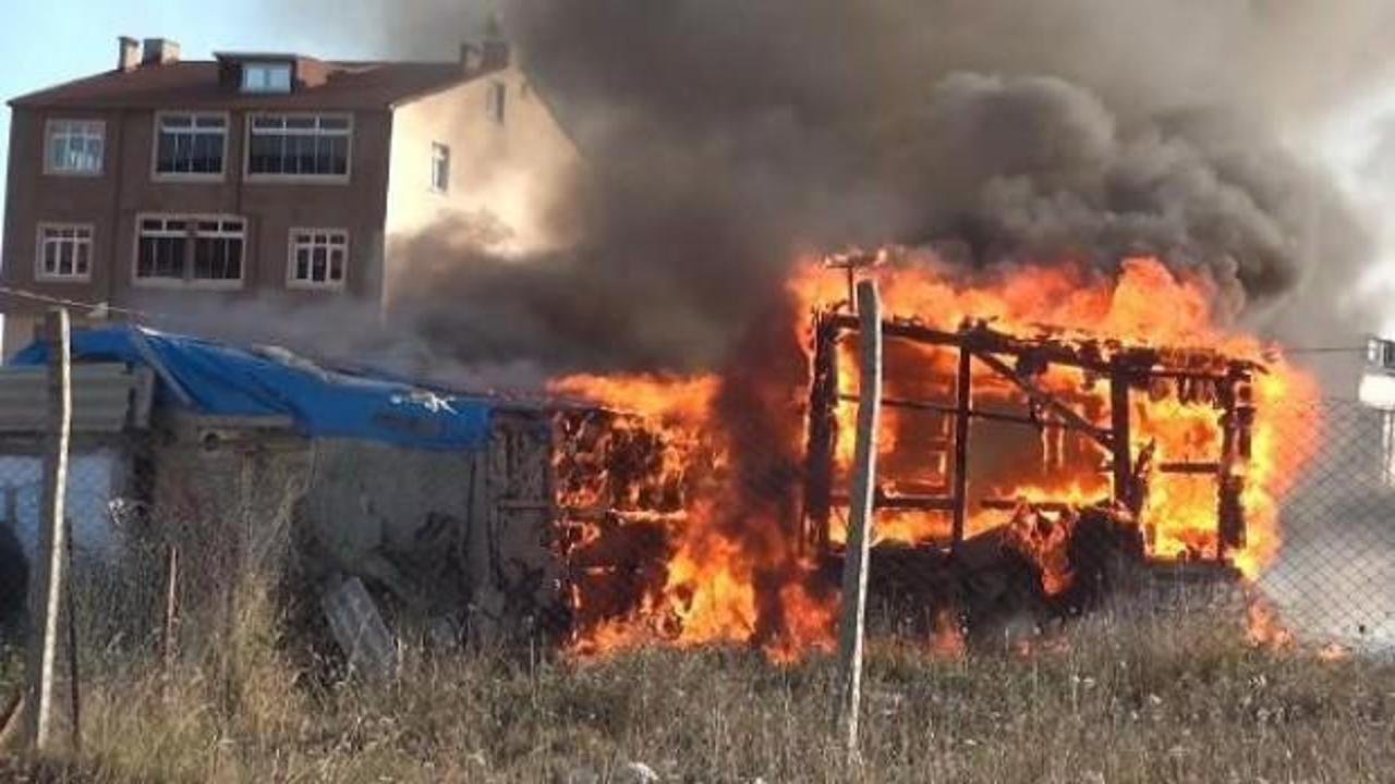 Arnavutköy'de baraka alev alev yandı