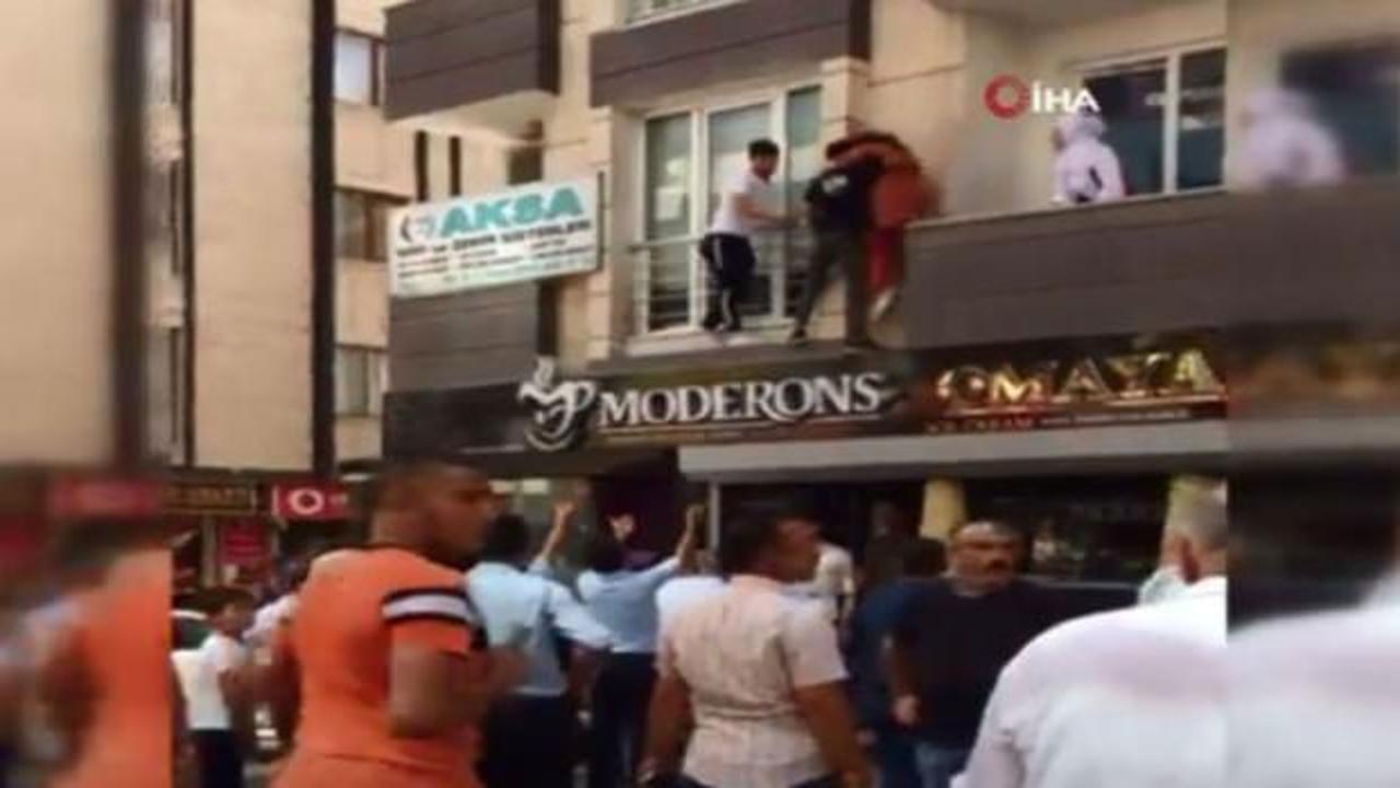 Esenyurt&rsquo;ta panik anları! &Ccedil;ok sayıda kişi mahsur kaldı