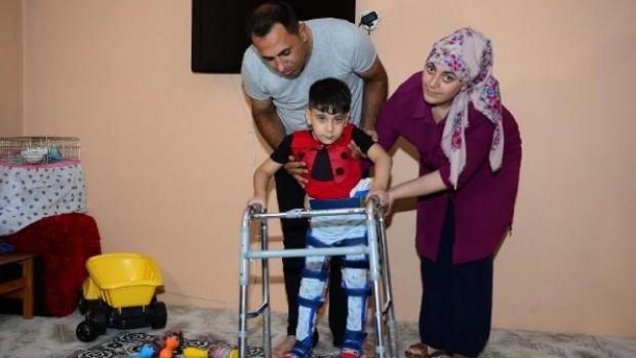 K&uuml;&ccedil;&uuml;k Zeydan tekerlekli sandalye bekliyor