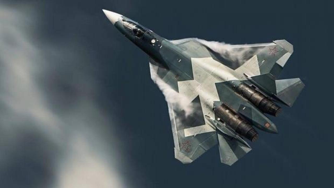 Rusya'nın Su-57 savaş u&ccedil;ağı g&ouml;r&uuml;c&uuml;ye &ccedil;ıkıyor