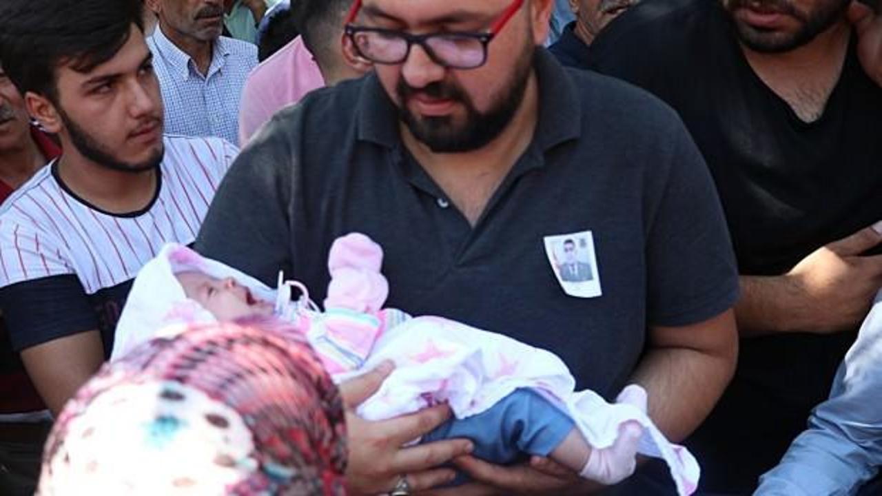 Şehit askeri 50 günlük bebeği son yolculuğuna uğurladı