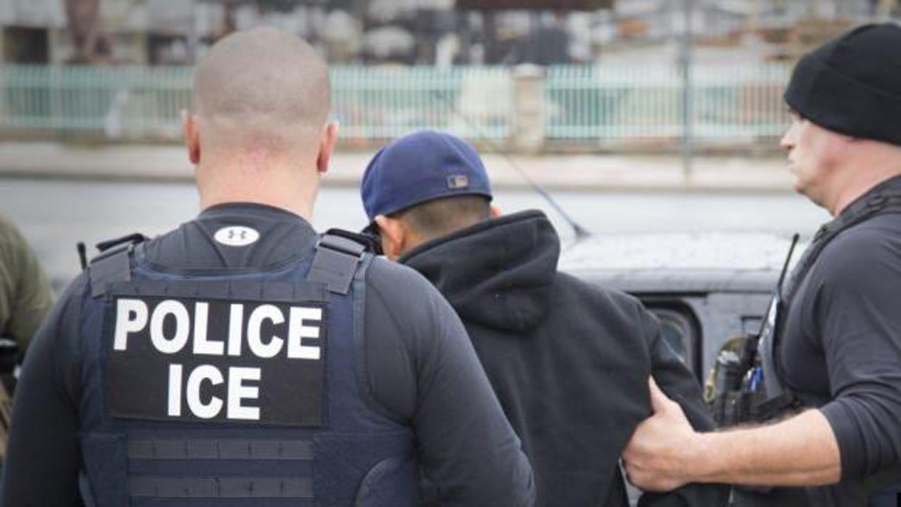ABD'de yüzlerce göçmen gözaltına alındı