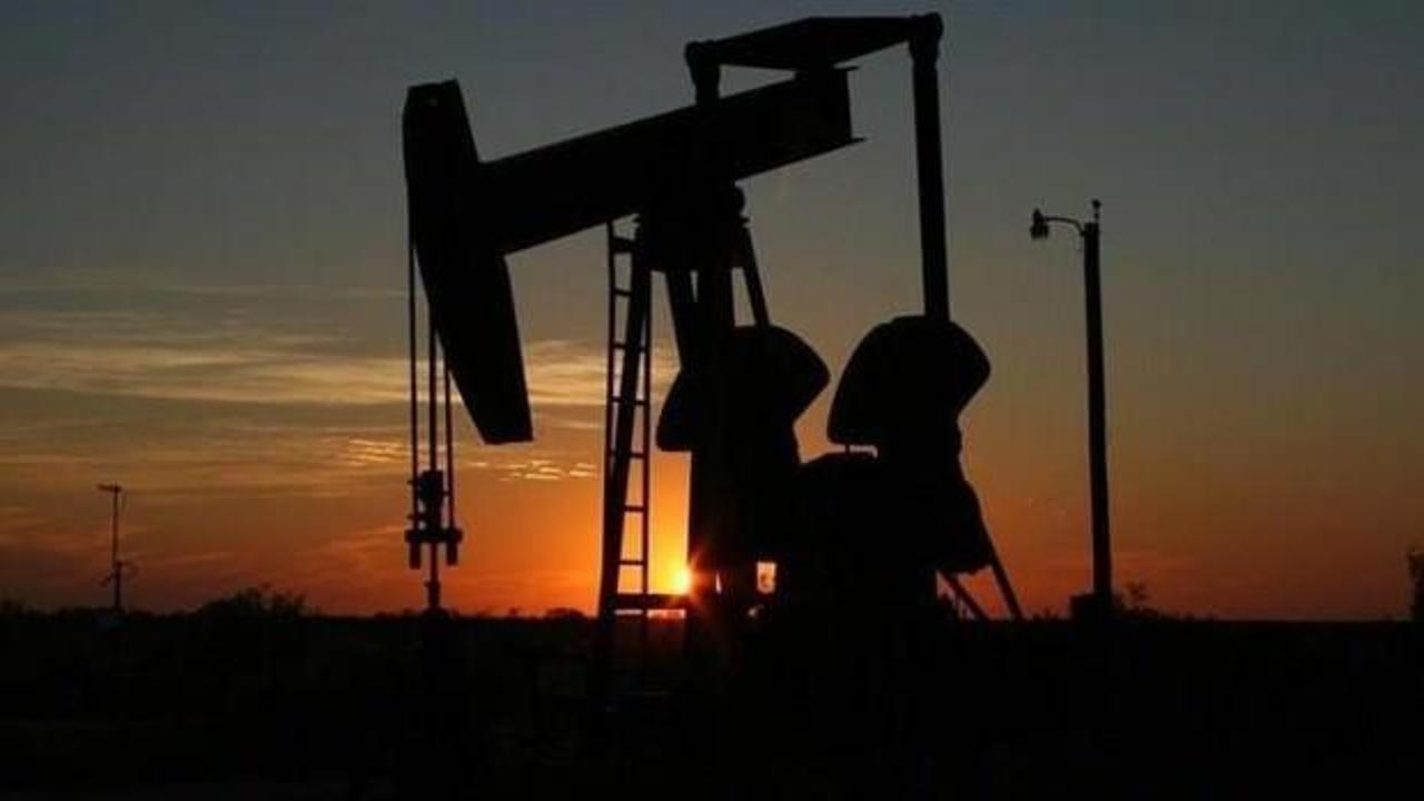 Brent petrolün varili 57,87 dolar