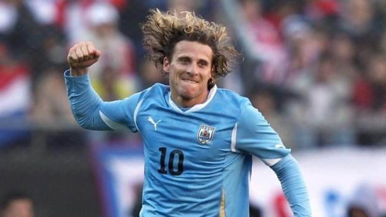 Diego Forlan'dan futbolu bıraktı