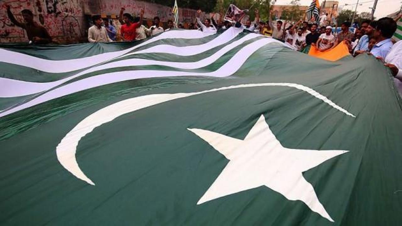 Pakistan Hindistan ile ticari ilişkilerini resmen askıya aldı