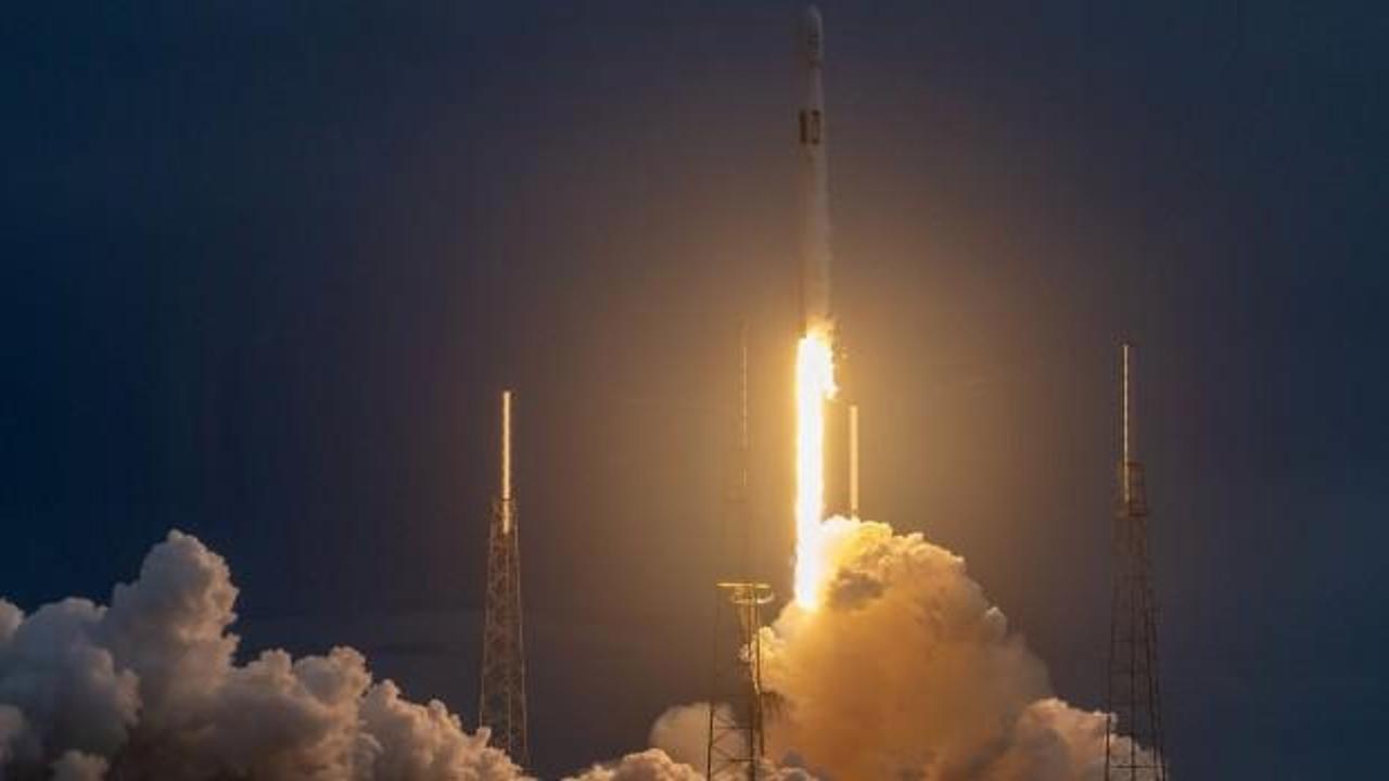 SpaceX uydusu uzaya gönderildi