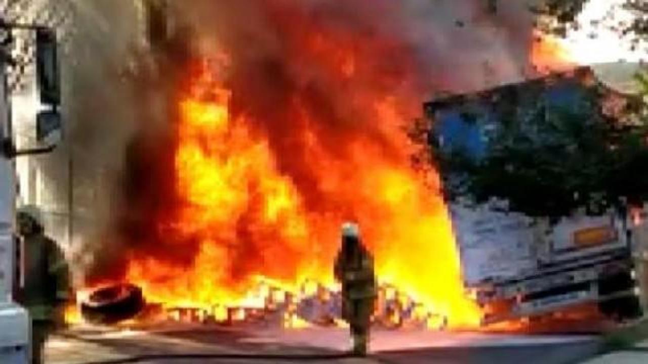Su y&uuml;kl&uuml; tır alev alev yandı