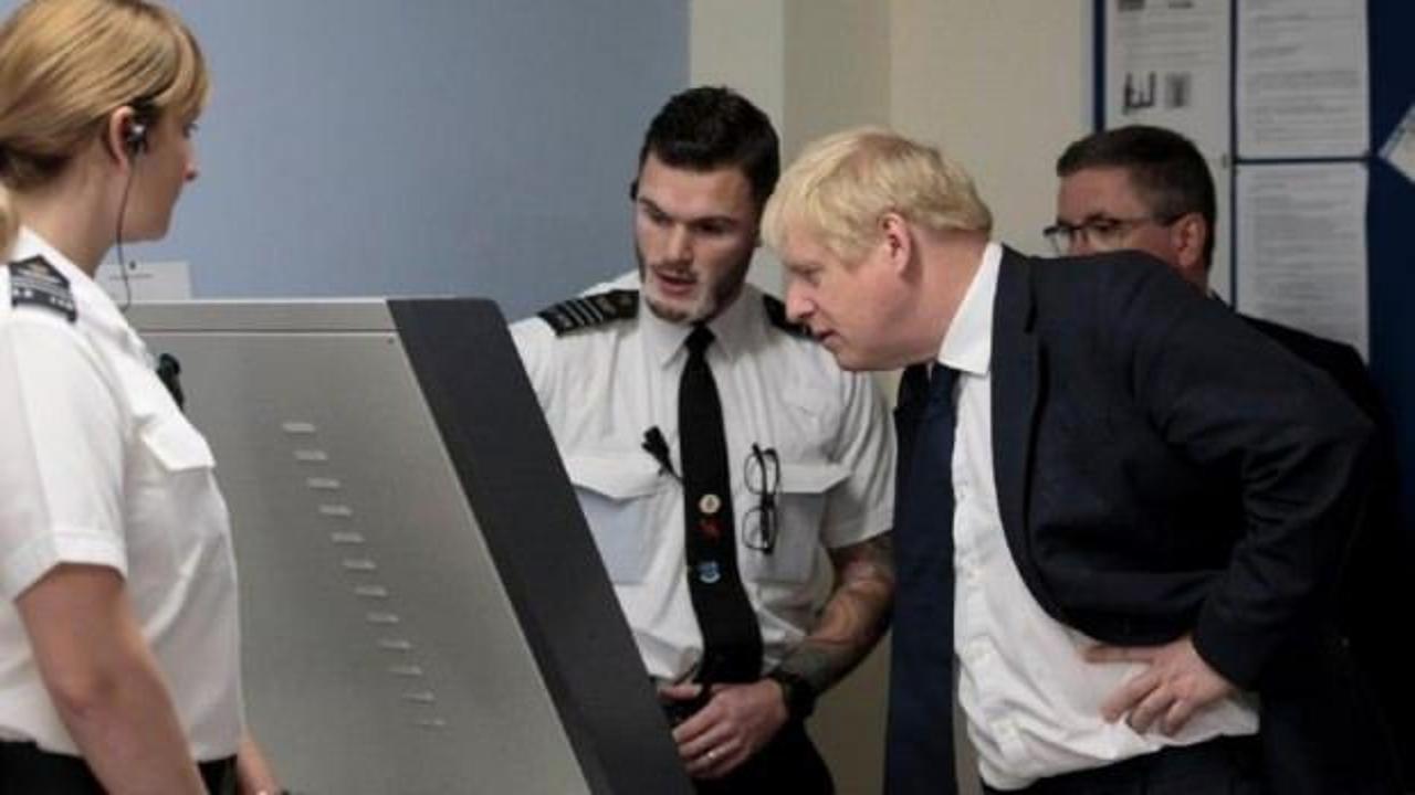 Başbakan, röntgende gördükleri karşısında şaşkına döndü