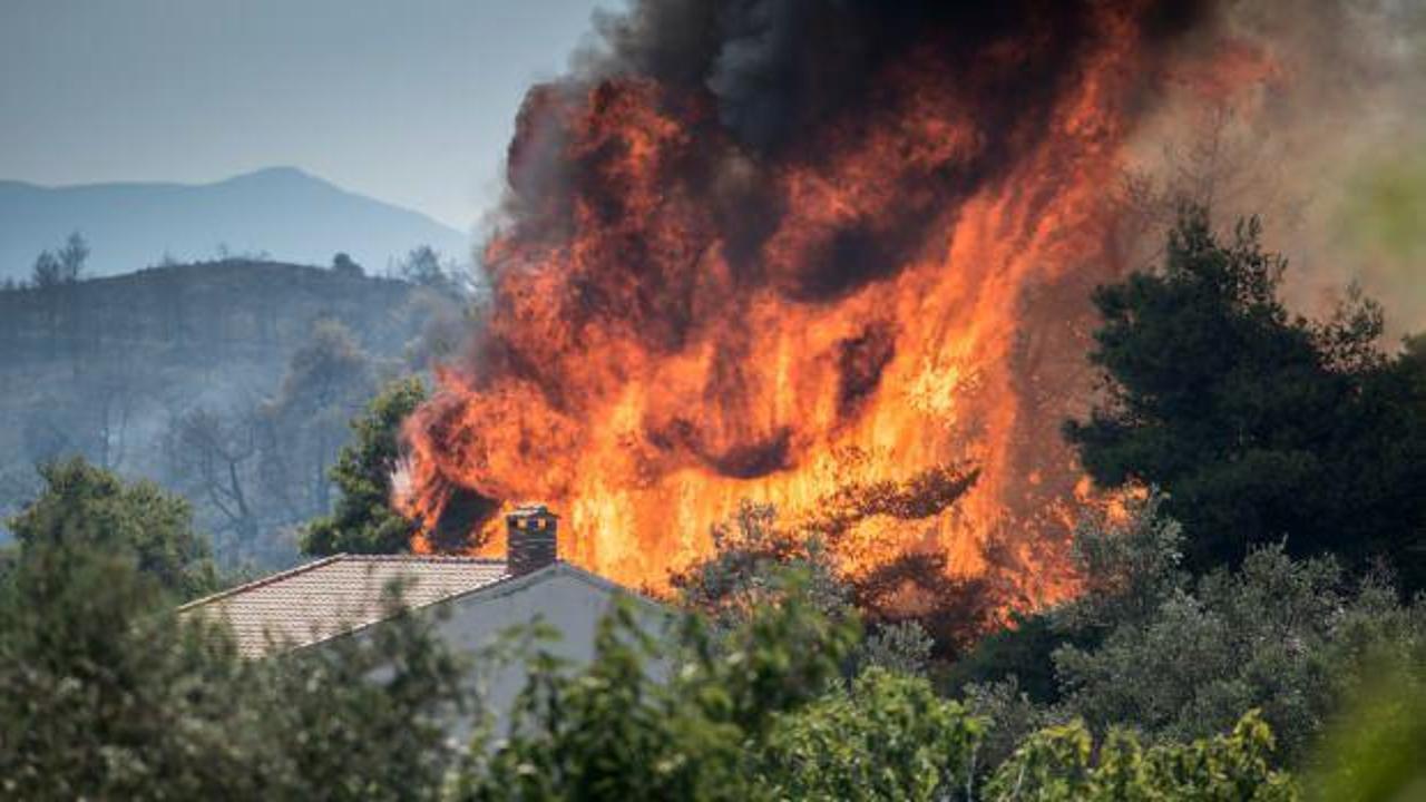 Yunanistan'daki yangın 3 gündür söndürülemiyor 