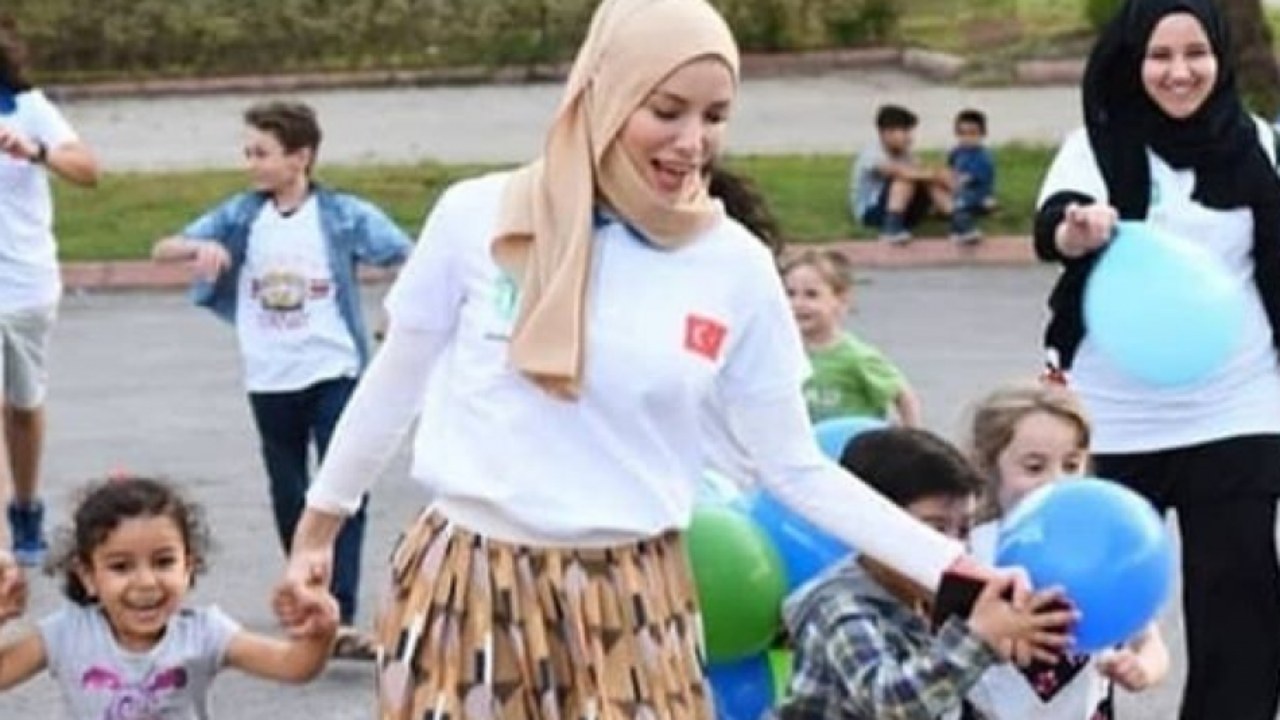 Zeynep Gamze &Ouml;z&ccedil;elik'ten teşekk&uuml;r mesajı!