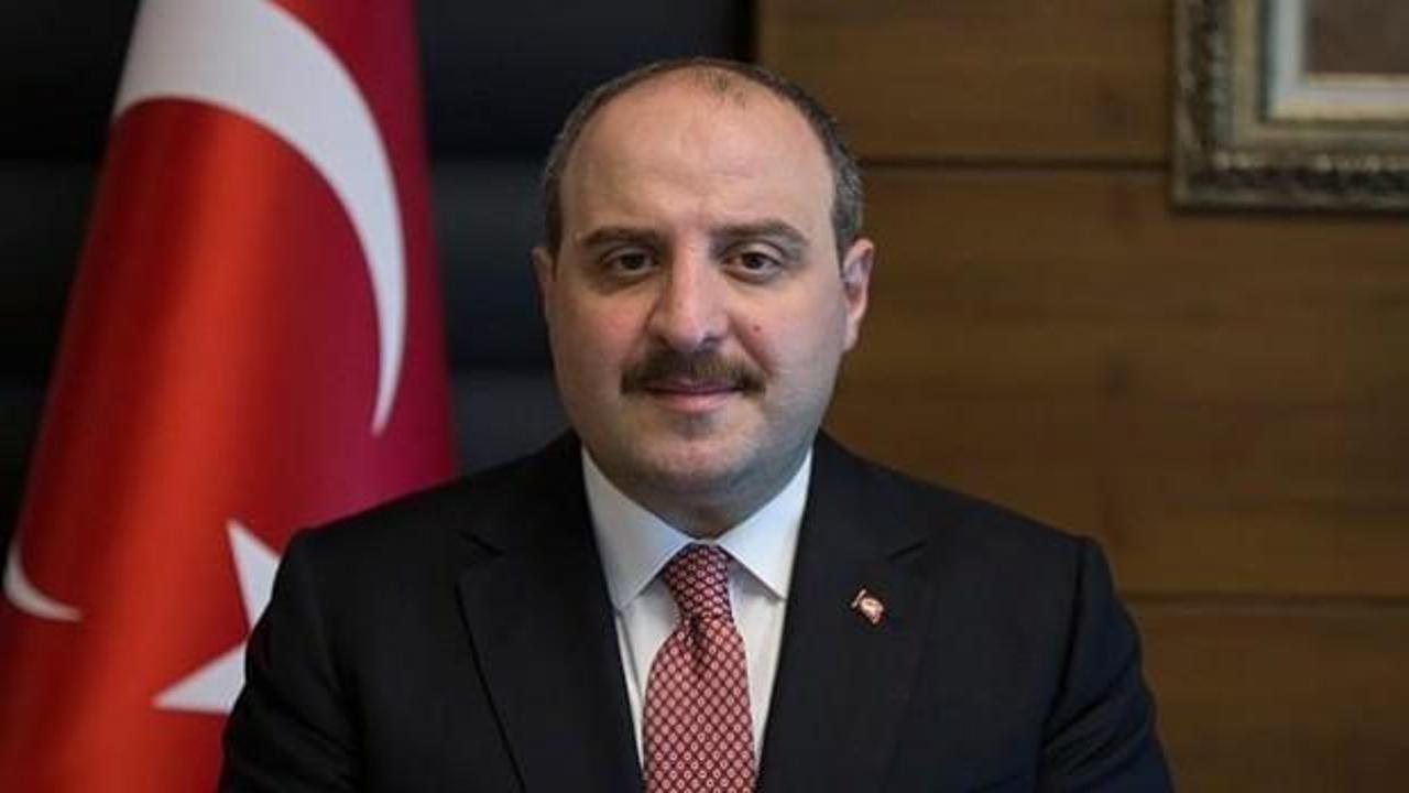Bakan Mustafa Varank, Gül ve Davutoğlu'nu yerden yere vurdu