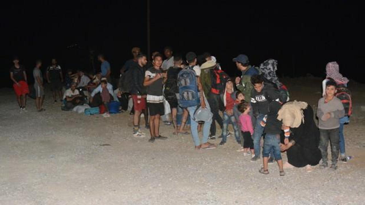 İzmir'de 69 düzensiz göçmen yakalandı
