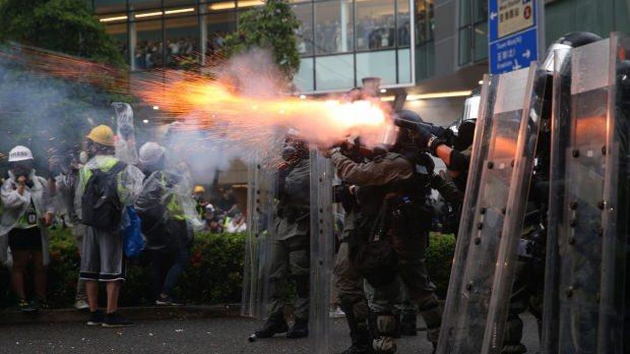 Protestolar Hong Kong ekonomisini sert vurdu