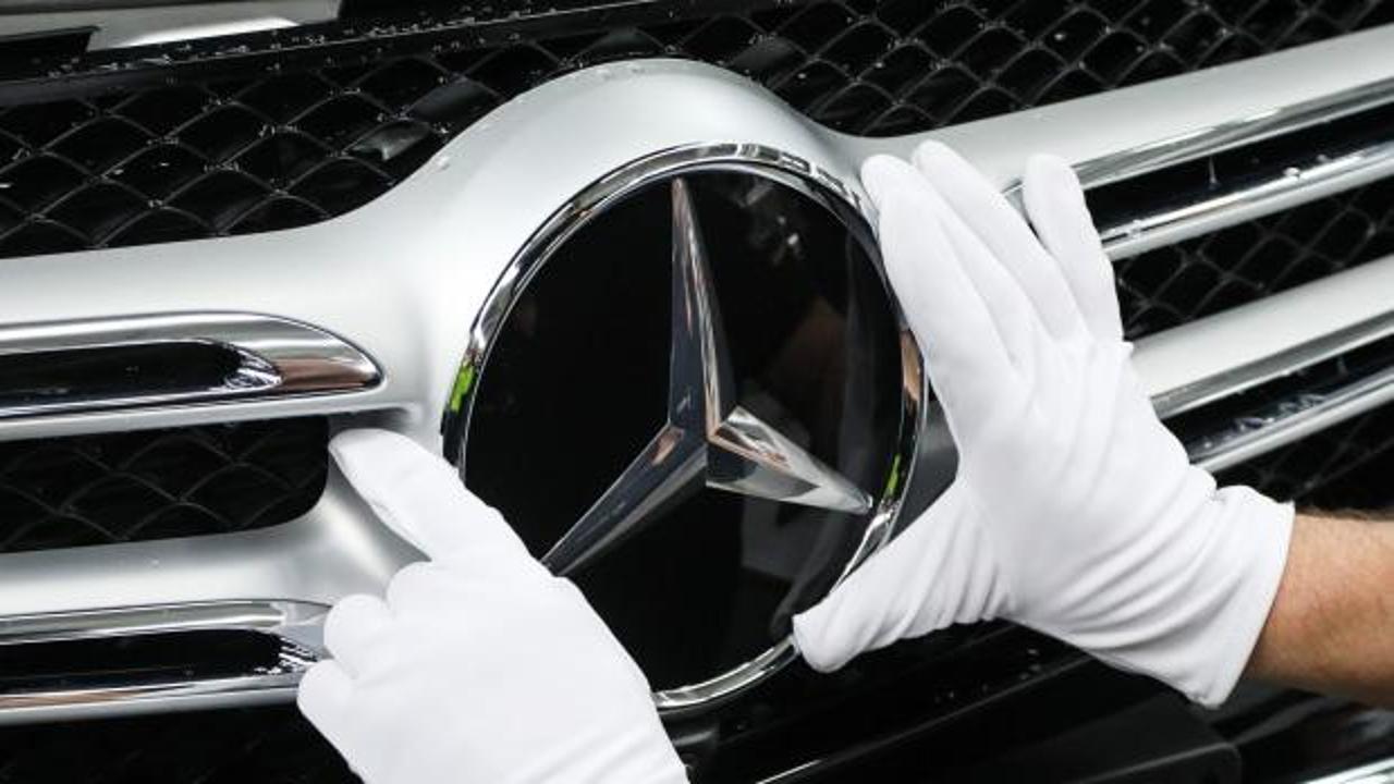 Mercedes, araçlara konum sensörü yerleştirdiğini itiraf etti