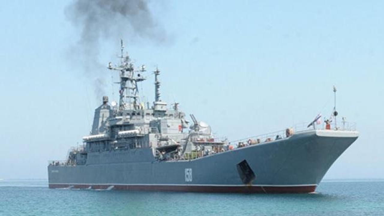 Rus askeri gemisi Çanakkale Boğazı'ndan geçti!