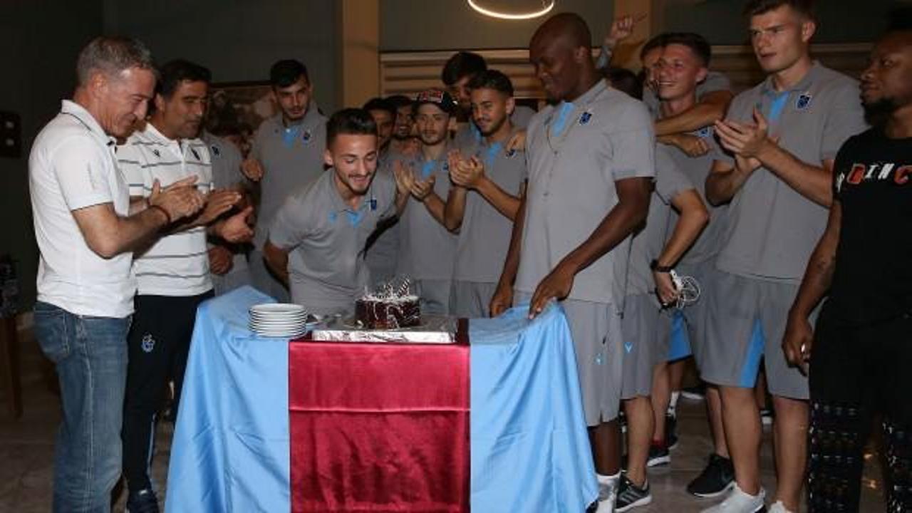 Trabzonspor'da Avdijaj'ın doğum günü kutlandı