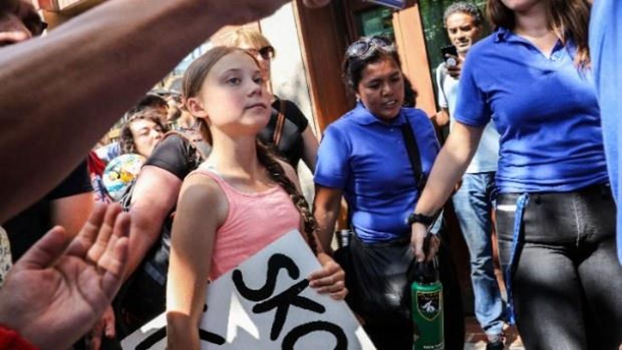 16 yaşındaki aktivistten BM önünde eylem!