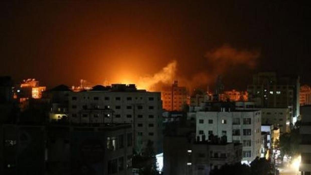 İşgalci İsrail Hamas'a ait bir bölgeyi vurdu