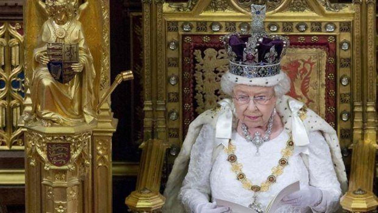 İngiltere'de 'demokrasi' krizi: Kraliçe'ye ağır sözler