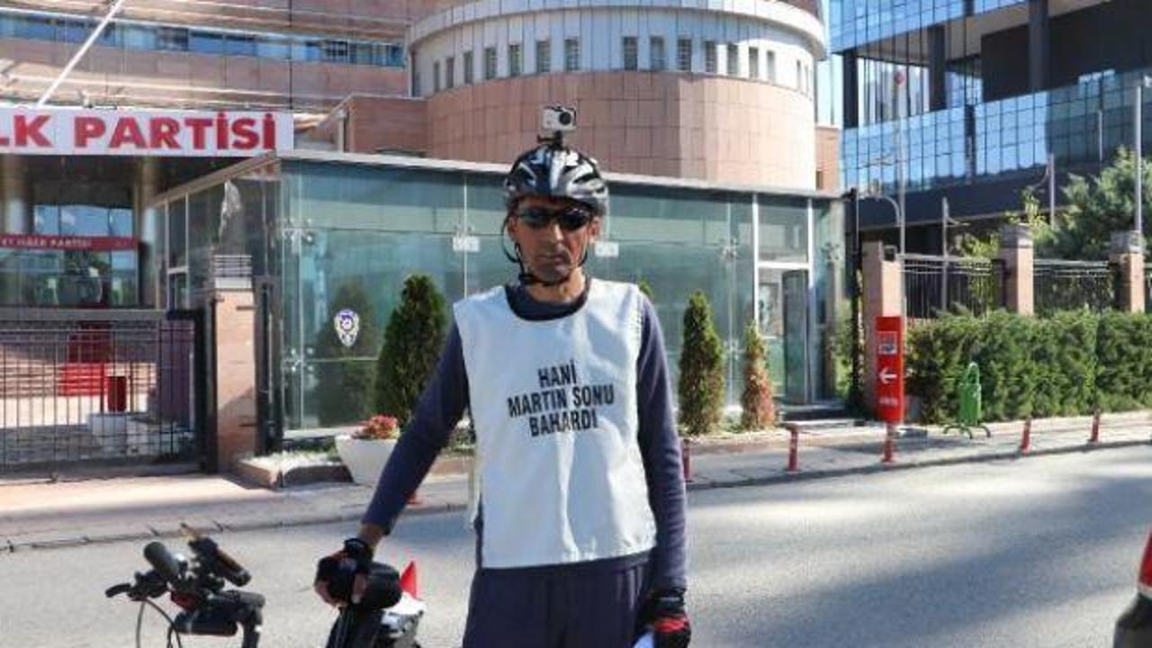 İşten çıkarıldı, bisikletle Ankara'ya kadar gelip eylem yaptı