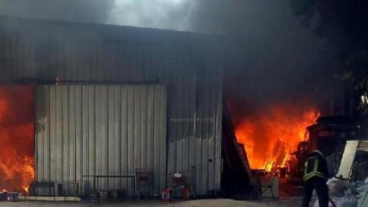 Bodrum'da marangozhanede yangın