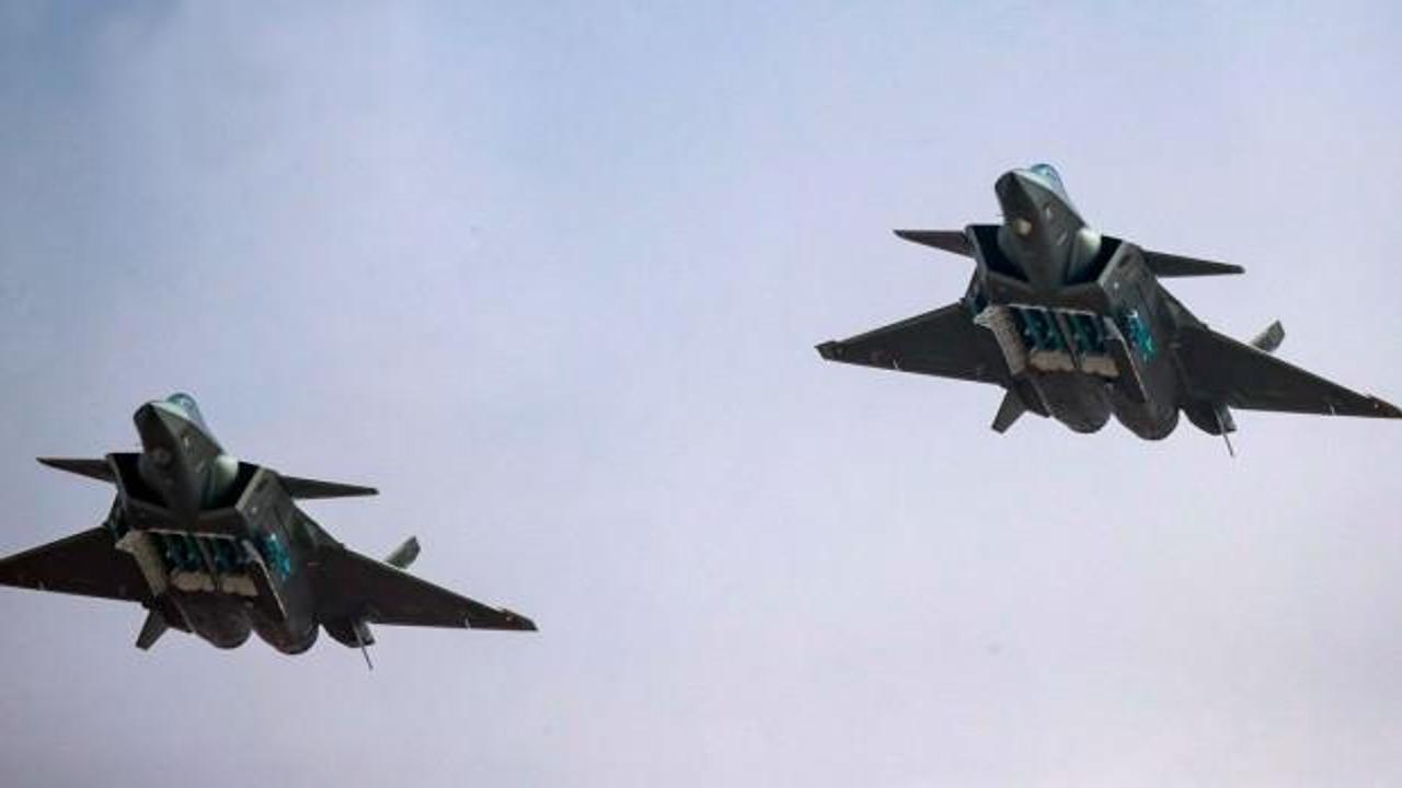 Çin'den ABD'ye gözdağı: Hayalet savaş uçakları havalandı
