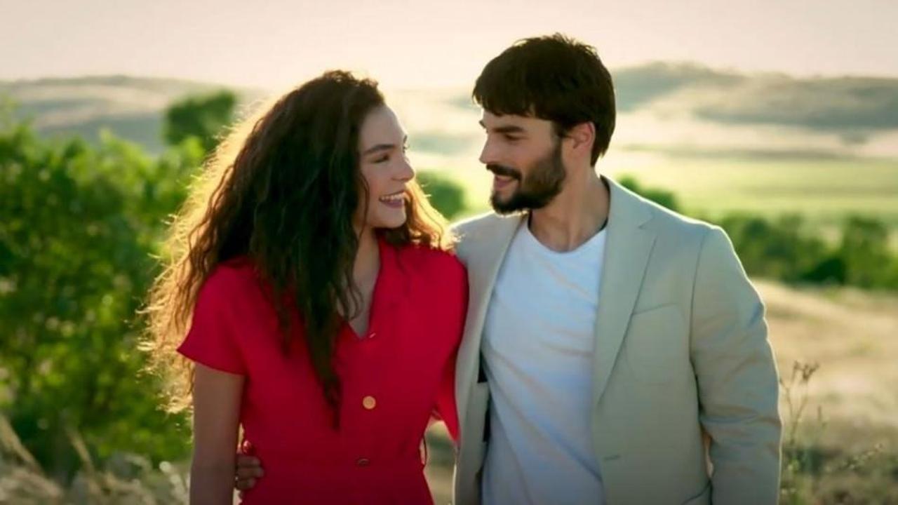 Ebru Şahin'den renkli paylaşım! Hercai'nin Reyyan'ı rekor kırdı...