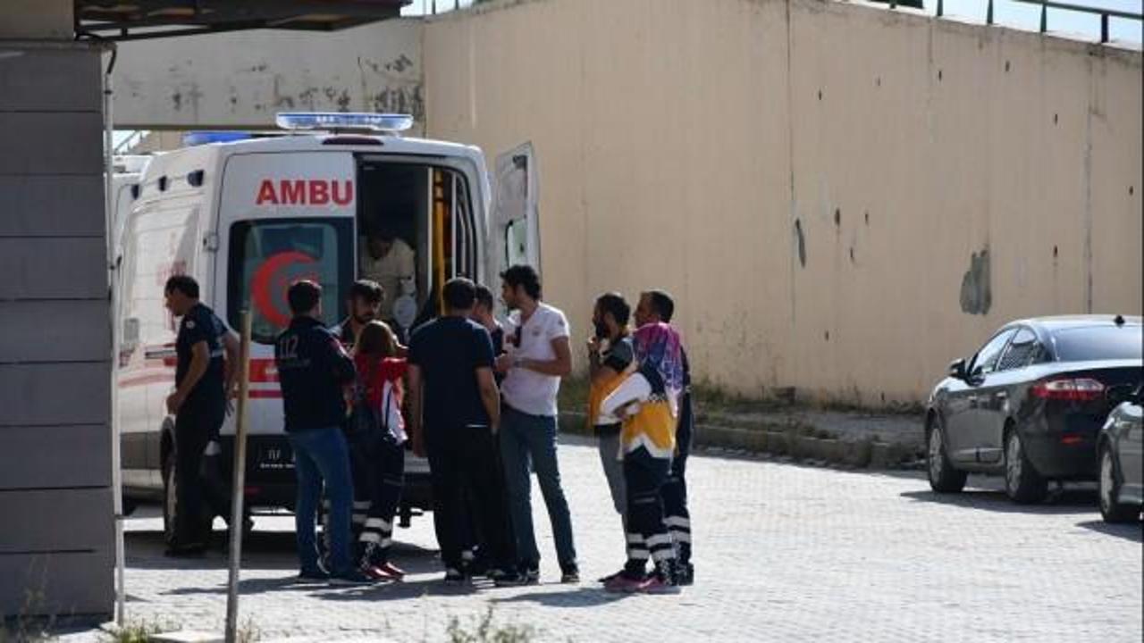 Göçmenleri taşıyan minibüs devrildi: 2 ölü, 30 yaralı