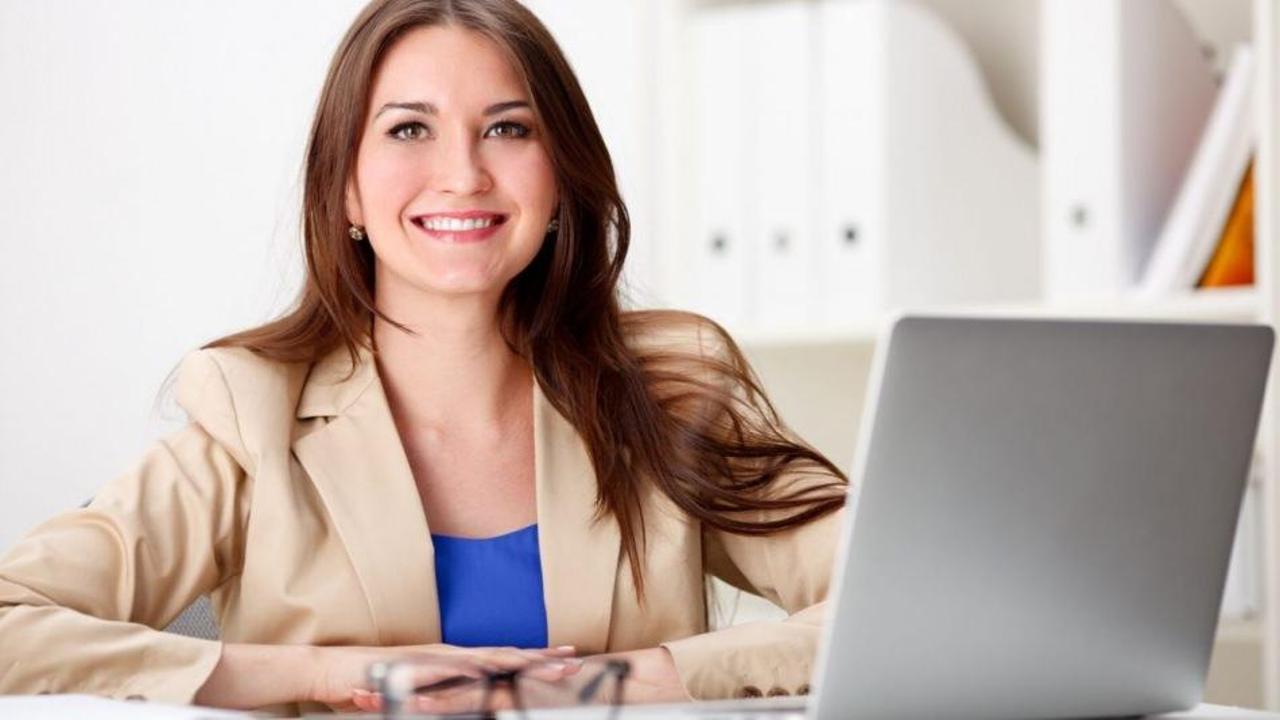 Kadınlar iş hayatında 'erkek gibi davranmak' zorunda hissediyor