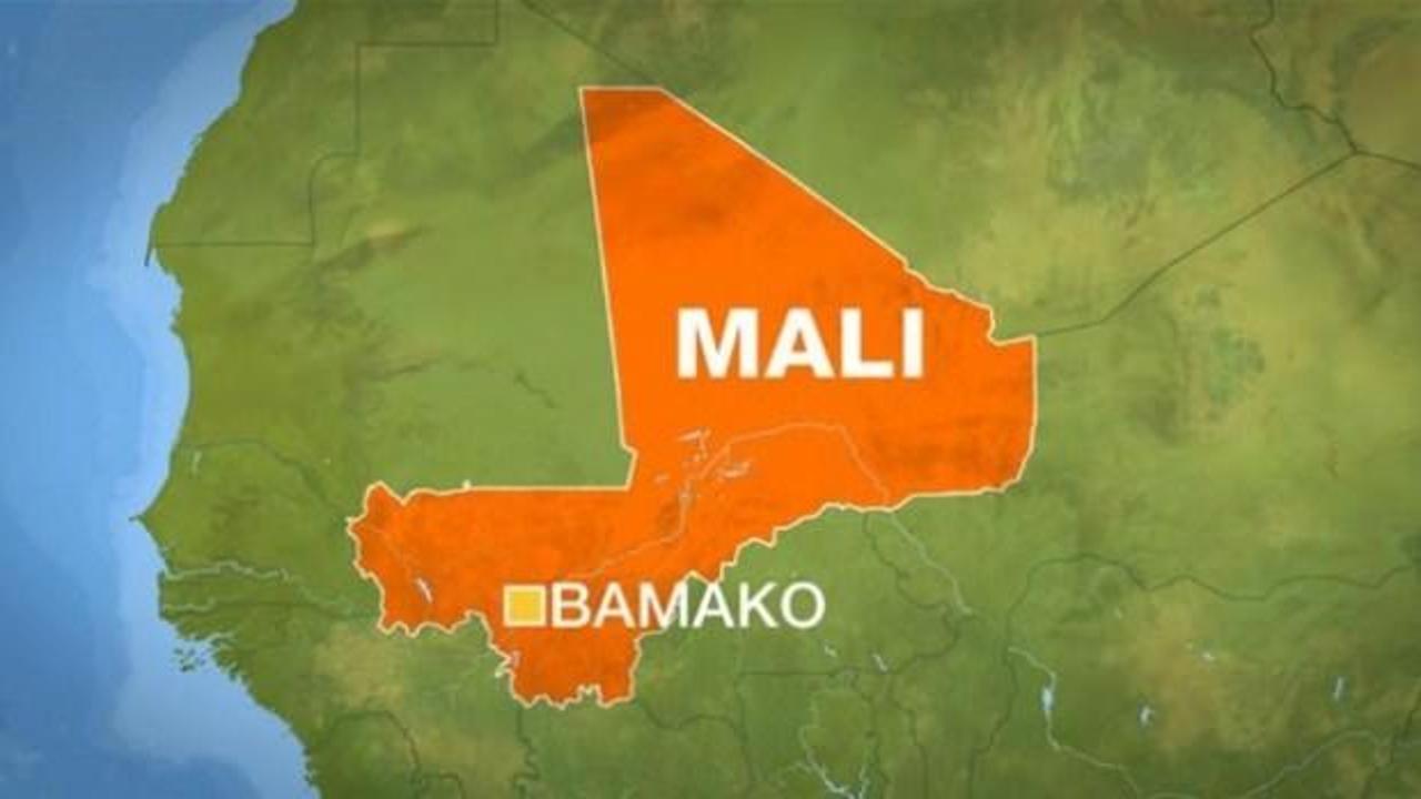 Mali'de 3 katlı bina çöktü: Çok sayıda ölü var