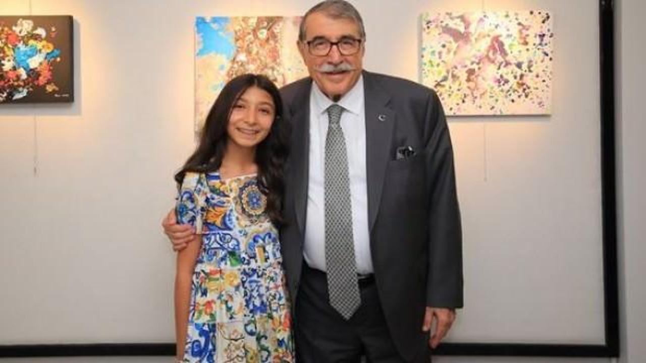 11 yaşındaki ressam Meva Günay hayran bıraktı