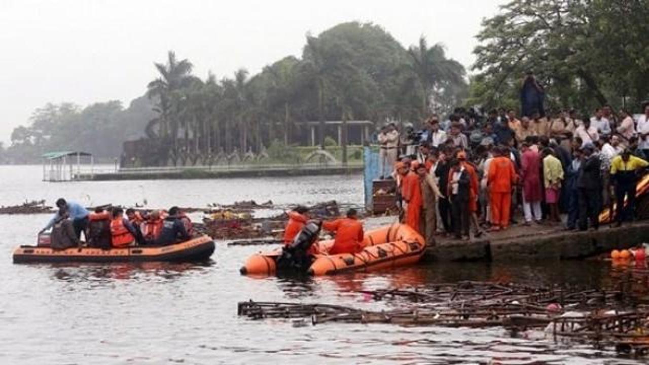 Hindistan'da dini etkinlikte 18 kişi boğuldu