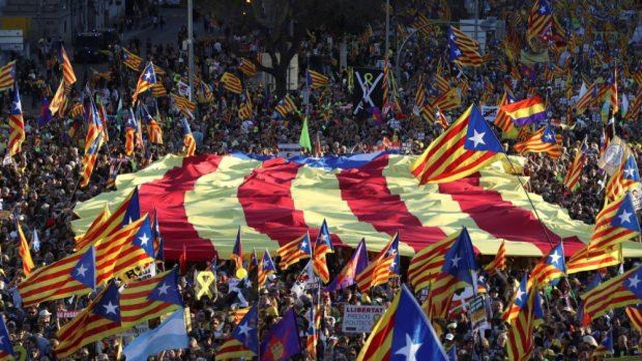 Katalonlar yine sokaklarda... 'Henüz vazgeçmedik' mesajı
