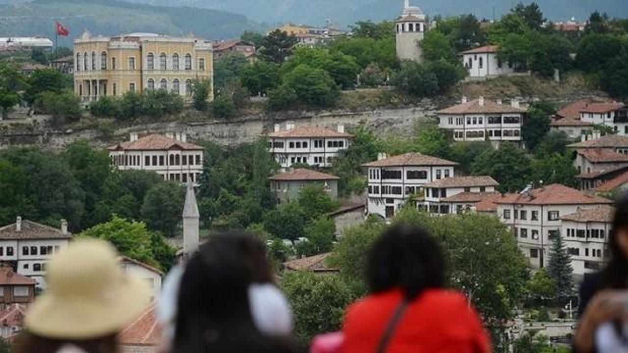 Tarihi ill&ccedil;e n&uuml;fusunun 18 katı turist ağırladı!
