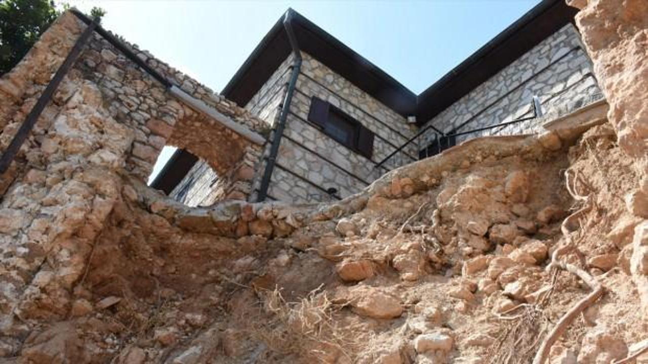 Alanya'da skandal: Evine pencere açmak için tarihi suru yıktı