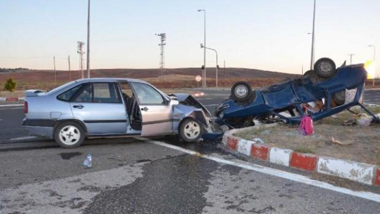 Kayseri'de iki otomobil çarpıştı: 8 yaralı