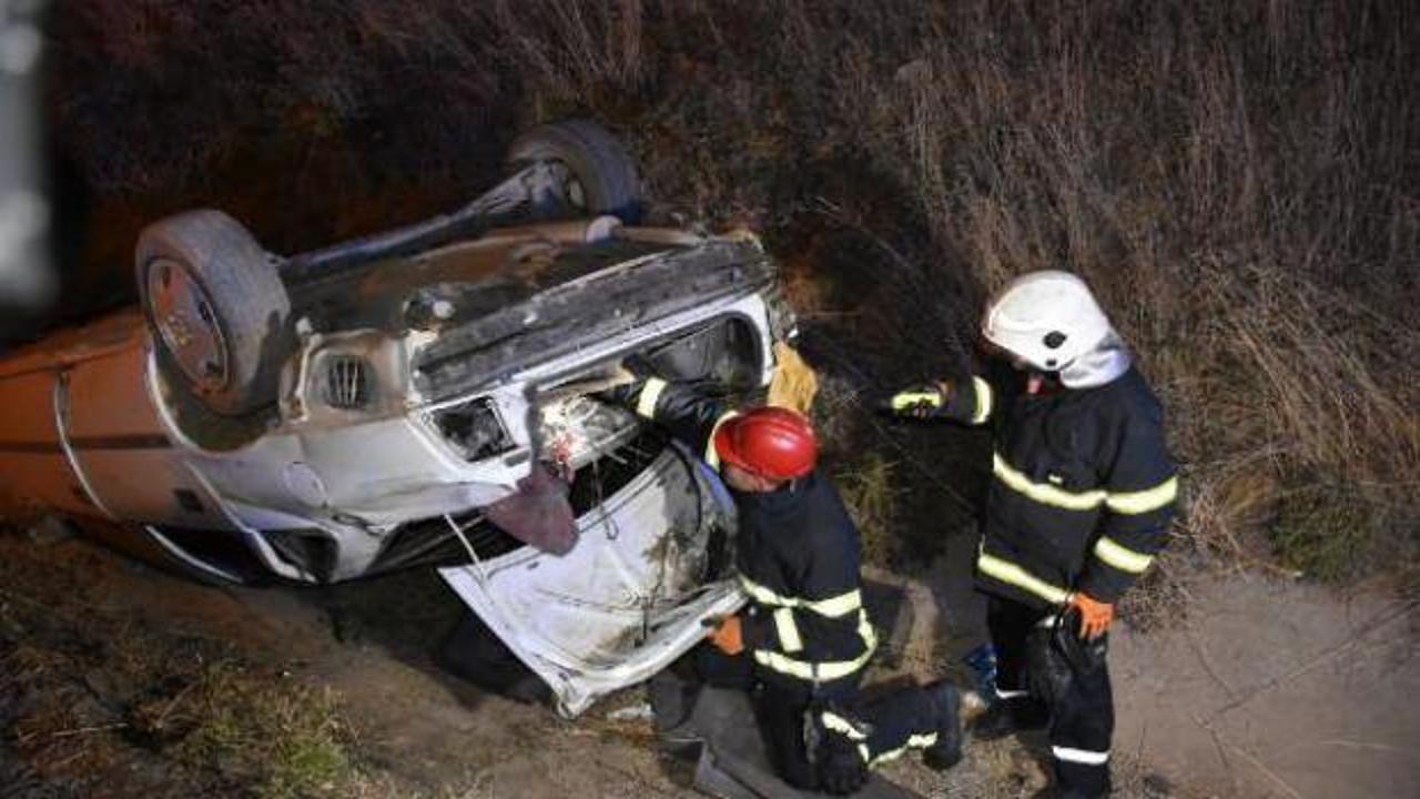Kırıkkale'de otomobil trapez kanala devrildi: 2 yaralı