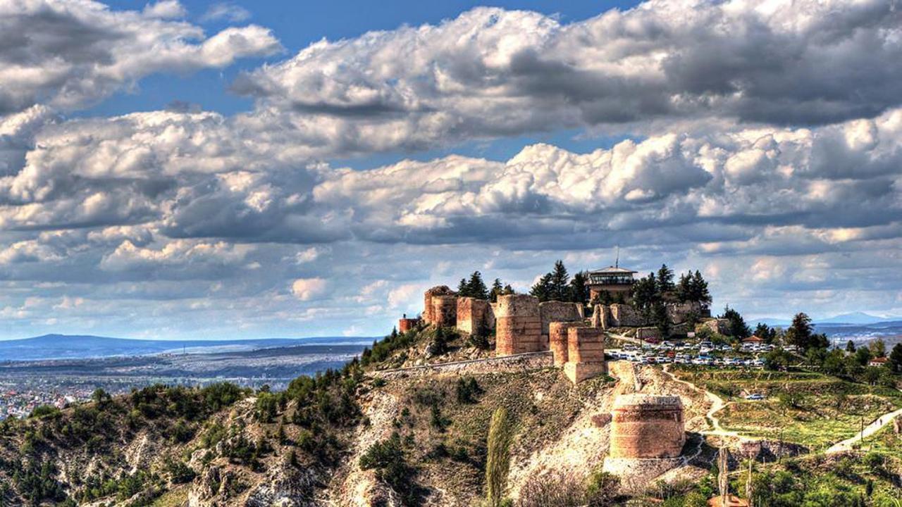 Kütahya'da nereler gezilir? Kütahya'nın yöresel yemekleri nelerdir?