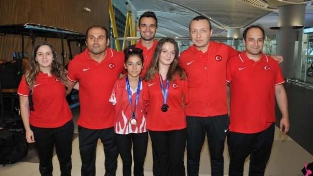 Paralimpik Y&uuml;zme Milli Takımımız yurda d&ouml;nd&uuml;