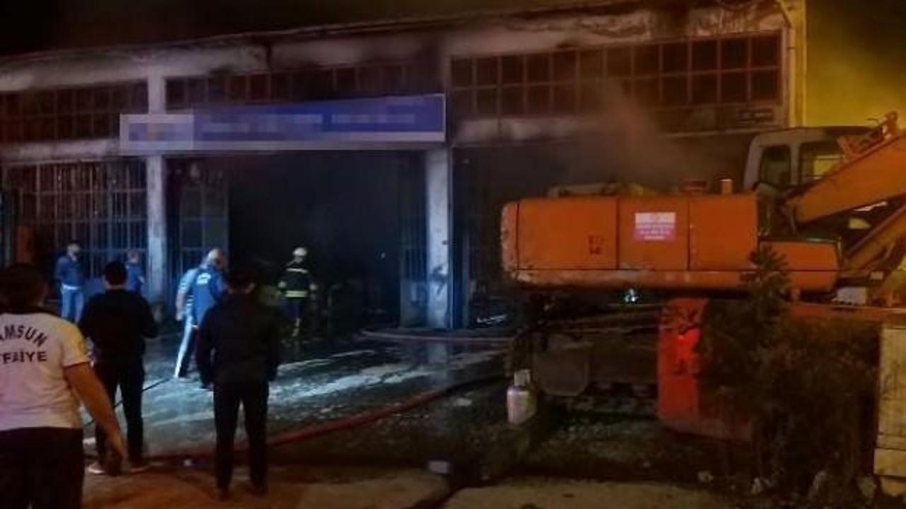 Samsun'da, iş makinesi tamir atölyesinde yangın