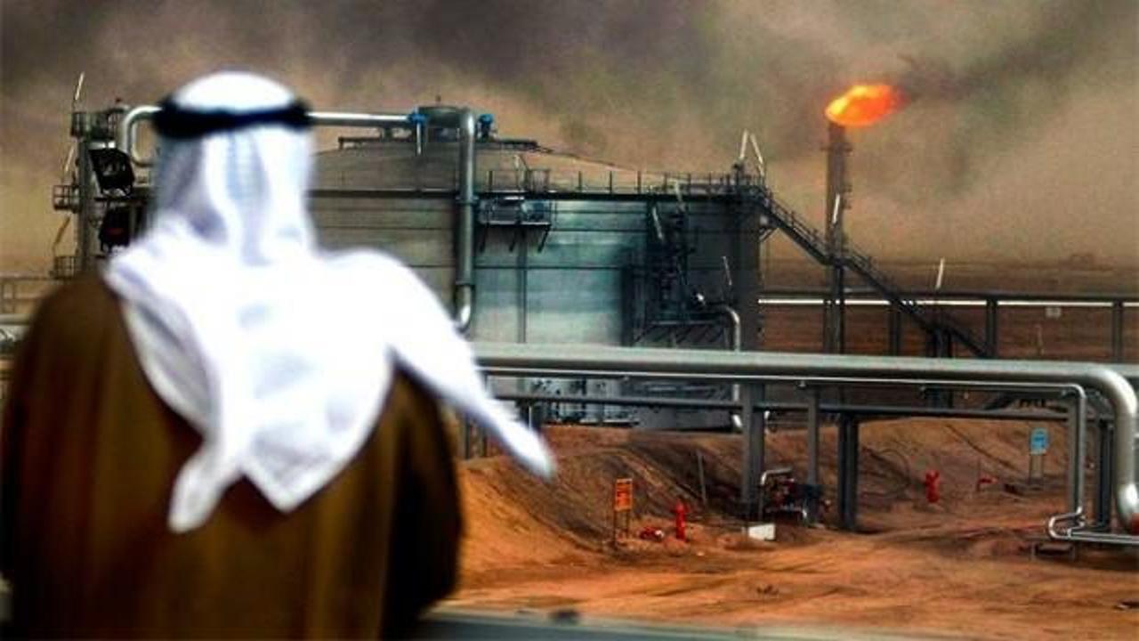 Açtı ağzını yumdu gözünü: Arapların kanına karşı Arap petrolü