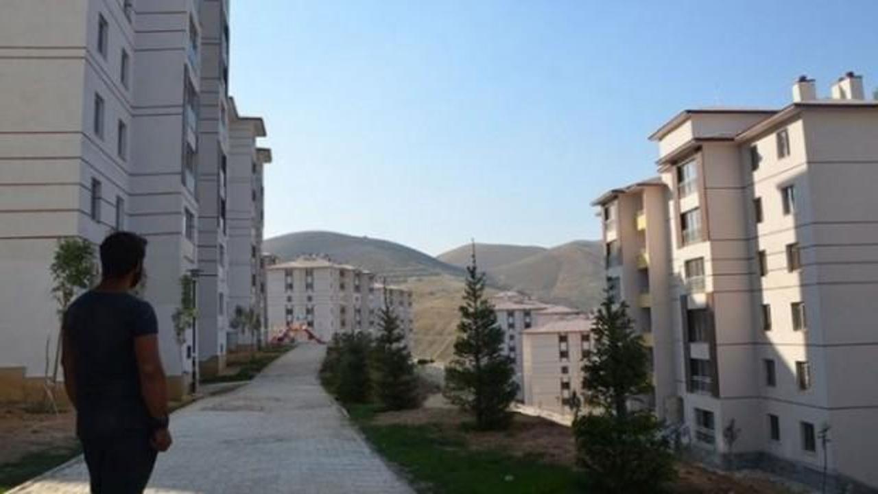 Ter&ouml;r mağduru aileler yeni yuvalarına kavuşuyor