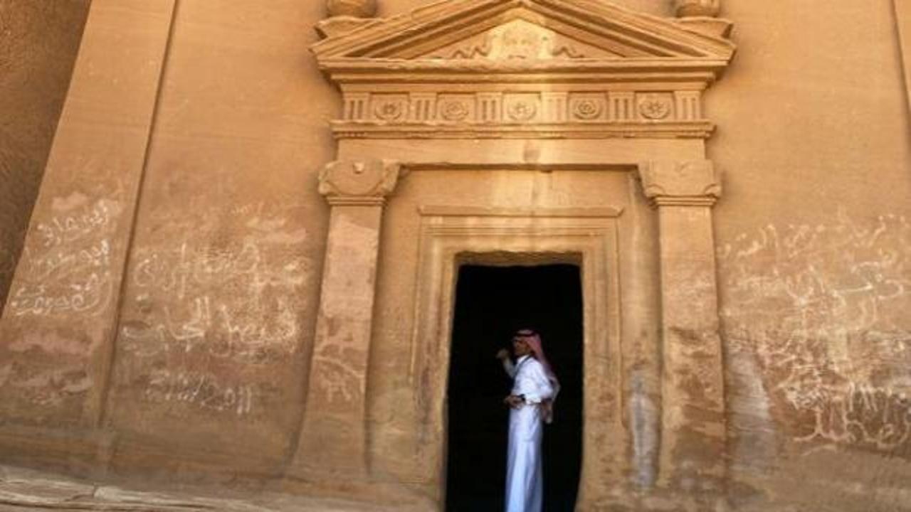 Suudi Arabistan kapılarını yabancı turistlere açıyor