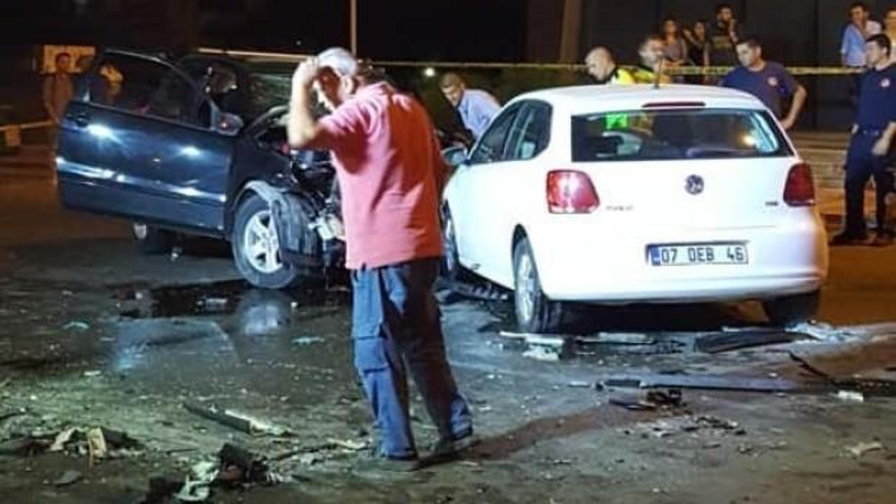Antalya'da feci kaza: 2 &ouml;l&uuml; 6 yaralı