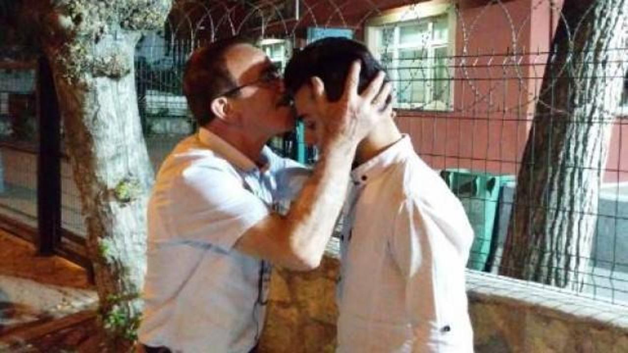 Cüzdanını bulup getiren Suriyeli genci alnından öptü!