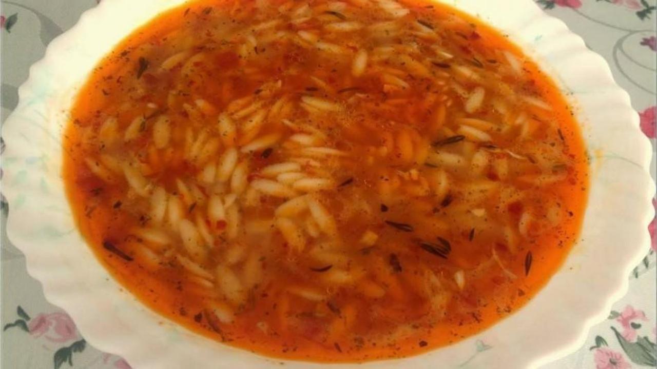 Enfes arpa şehriye &ccedil;orbası tarifi