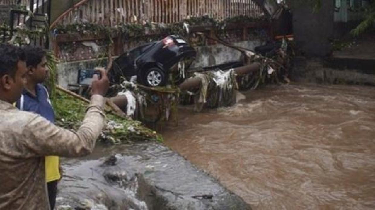 Hindistan'da şiddetli yağışlar 59 can aldı!