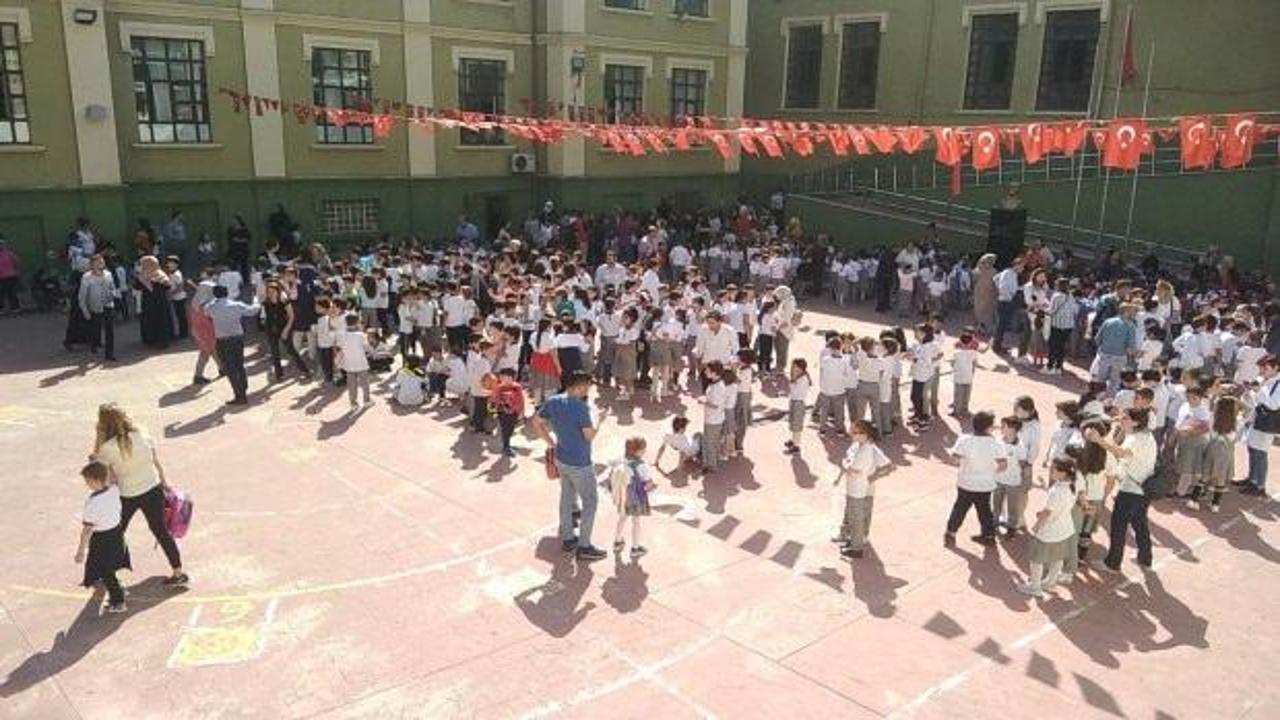 İstanbul'da bugün okullar tatil mi? Valilik'ten yeni açıklama!